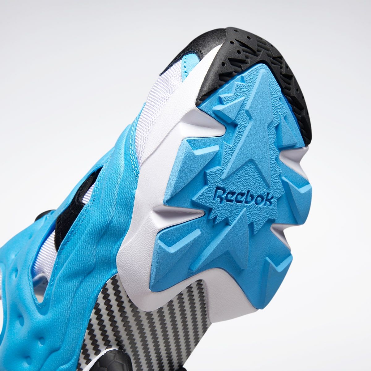 Available Now // Reebok Instapump Fury OG “Shaq Attack” | House of