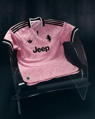 JUVENTUS 26/27 AWAY JERSEY, IN A "TRUE PINK" COLOR. PHOTO VIA ADIDAS.