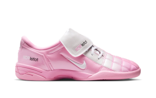 Women's Nike Total 90 III Indoor "Pink Rise" sneaker.