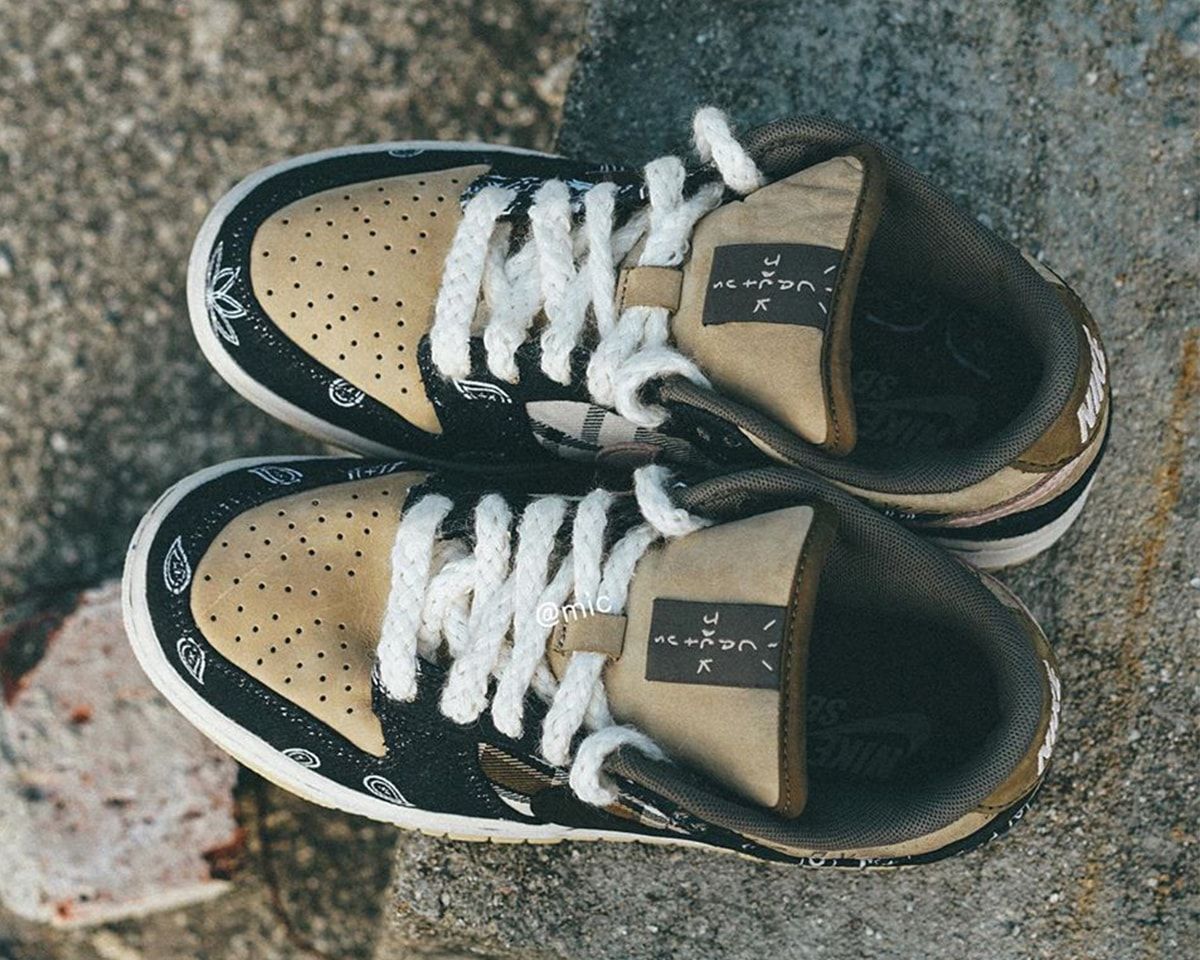 Nike SB Dunk Low x Travis Scott