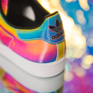 adidas hombre superstar rainbow iridescent fx7779 release date info 4
