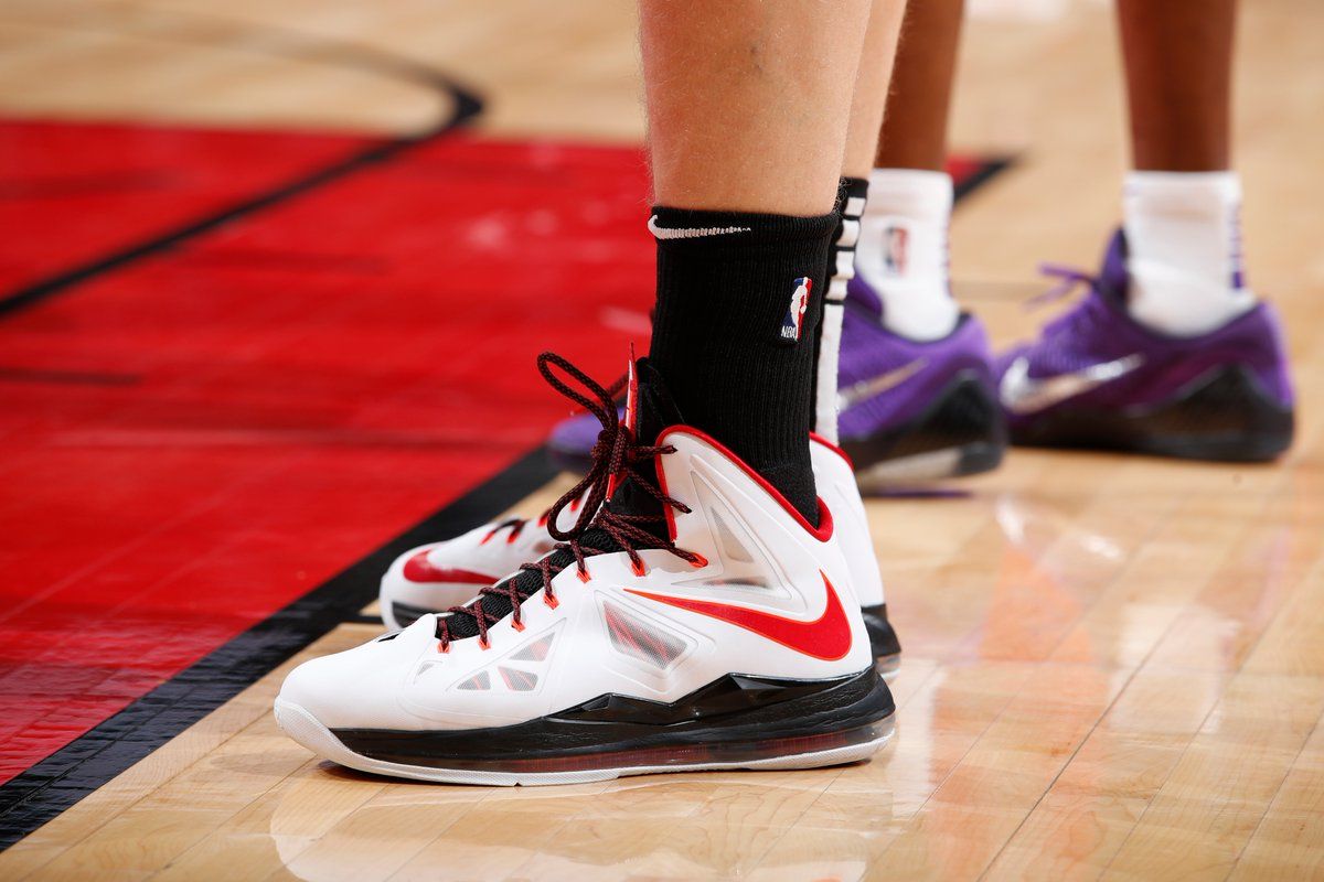 Lauri Markkanen Nike LeBron 10