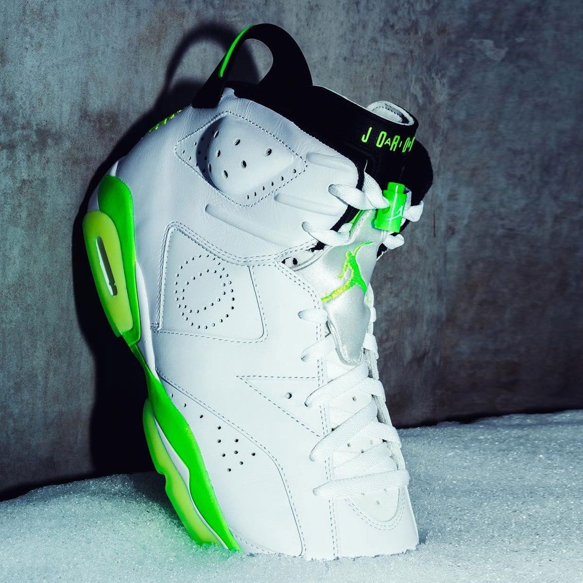 jordan retro 6 oregon ducks