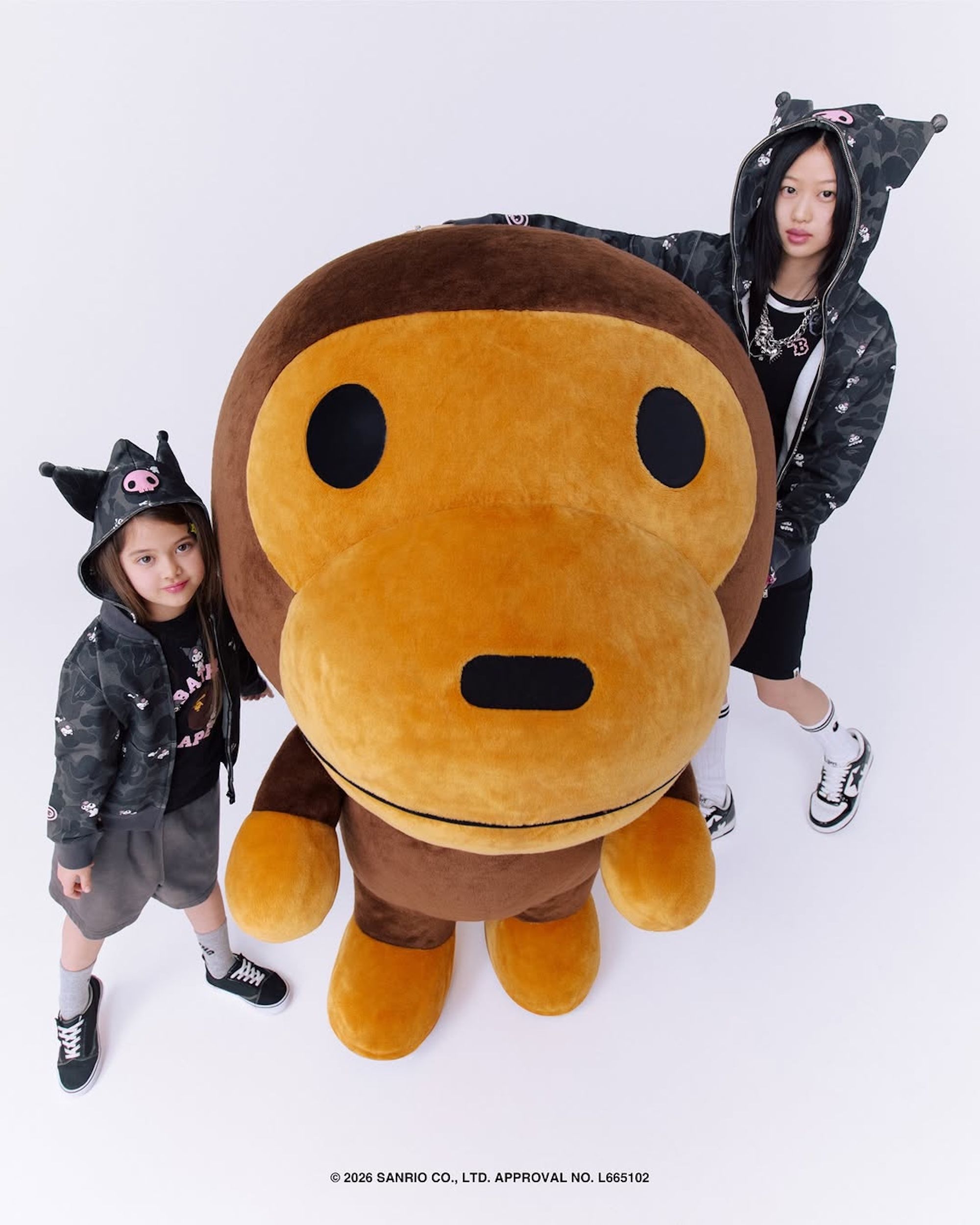 BAPE BAPE × HELLO KITTY PLUSH DOLL KEYCHAIN X HELLO KITTY PLUSH