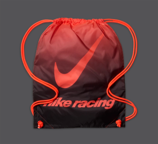 Nike Apex "Black" Shoe Bag (SKU: IU2397-001). Photo via Nike.