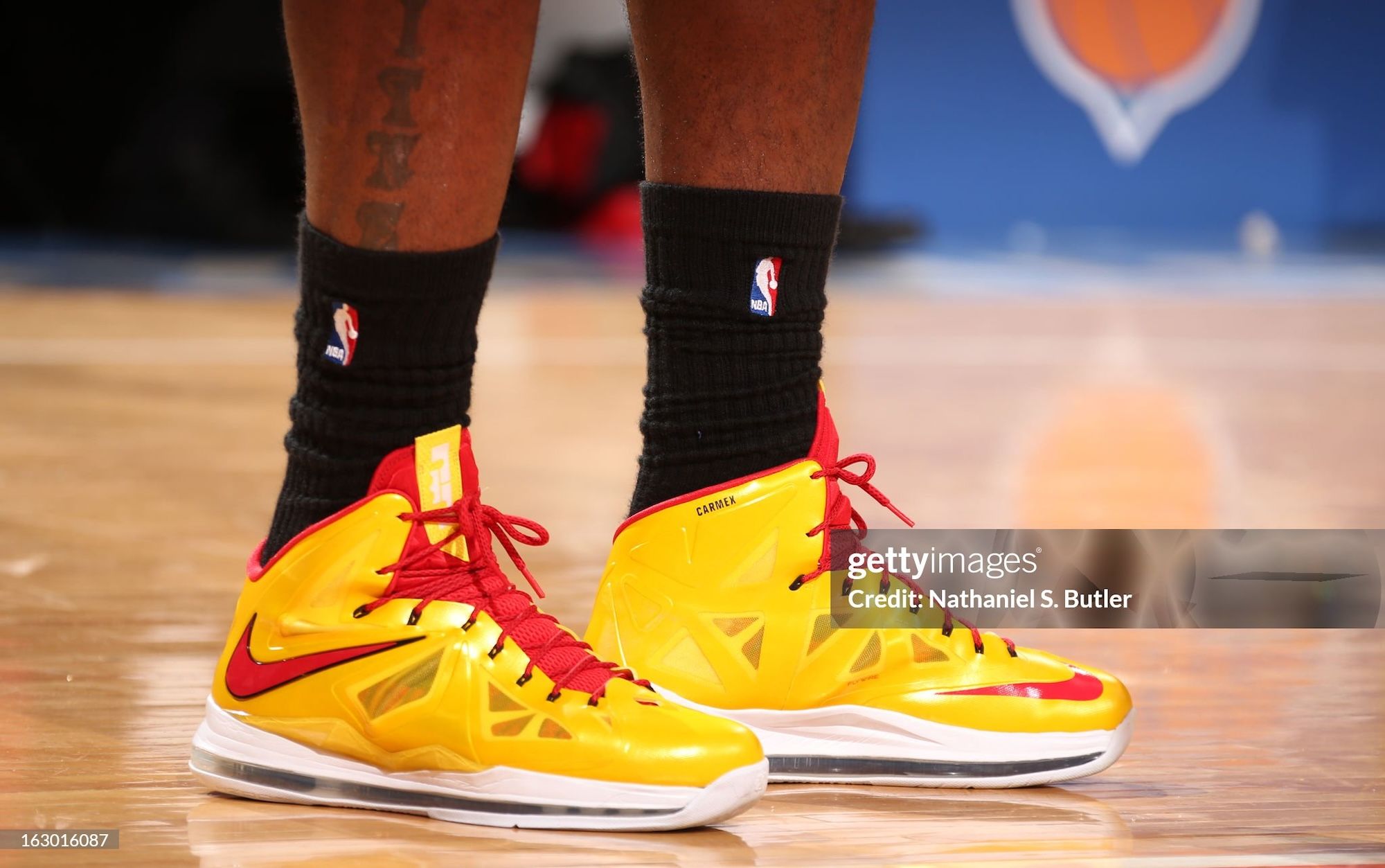 LeBron-James-Wearing-Nike-LeBron-10-Carmex-PE-March-3-2013