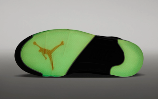 Air Jordan 5 "Halloween" (SKU: HQ7978-001). Photo via Nike.