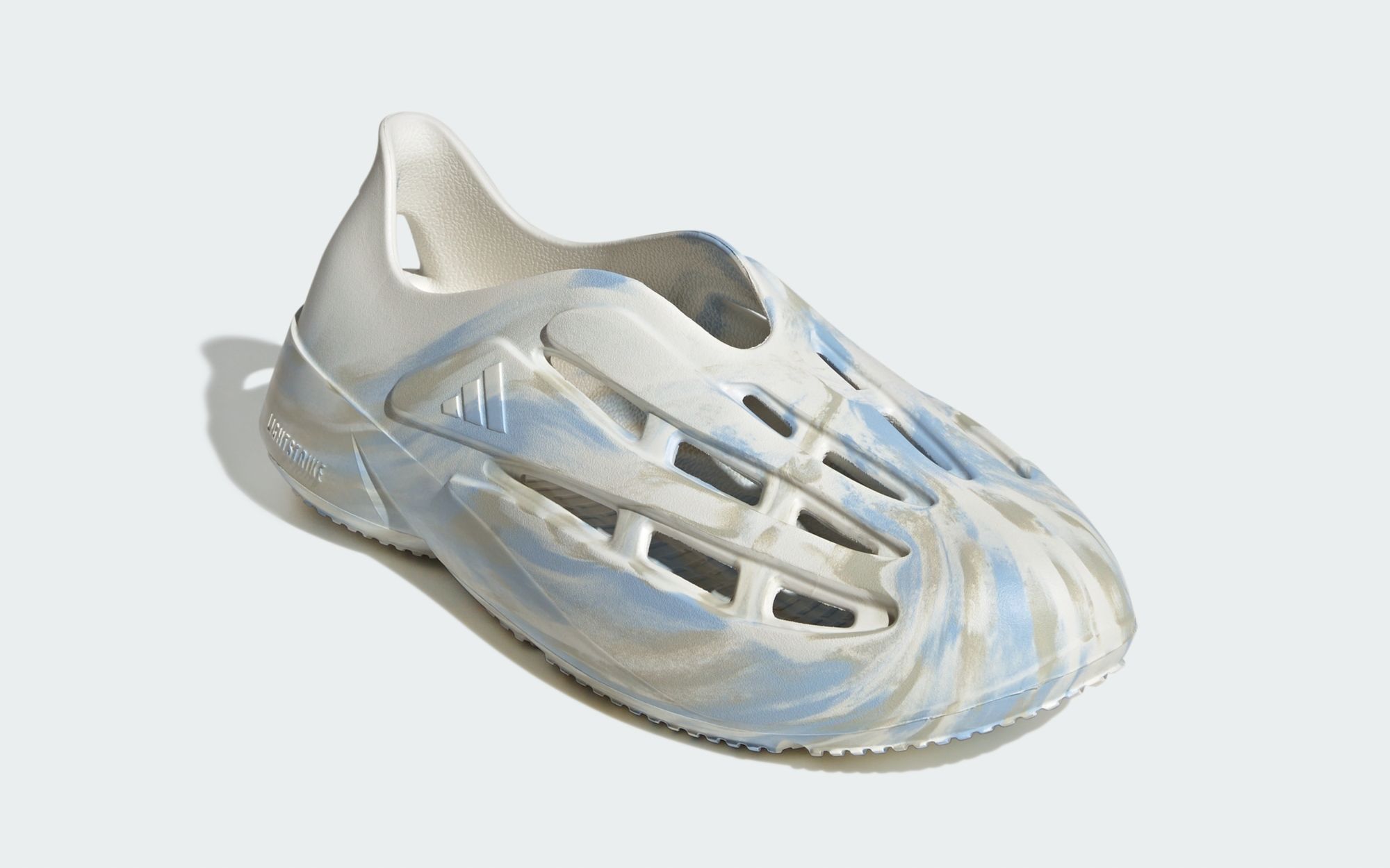 First Look // Adidas Lightblaze Moc 