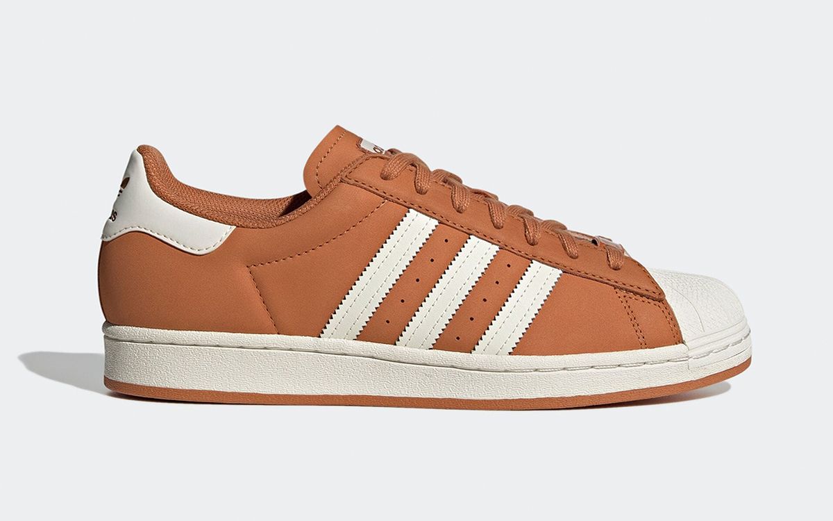 Adidas best sale superstar camel