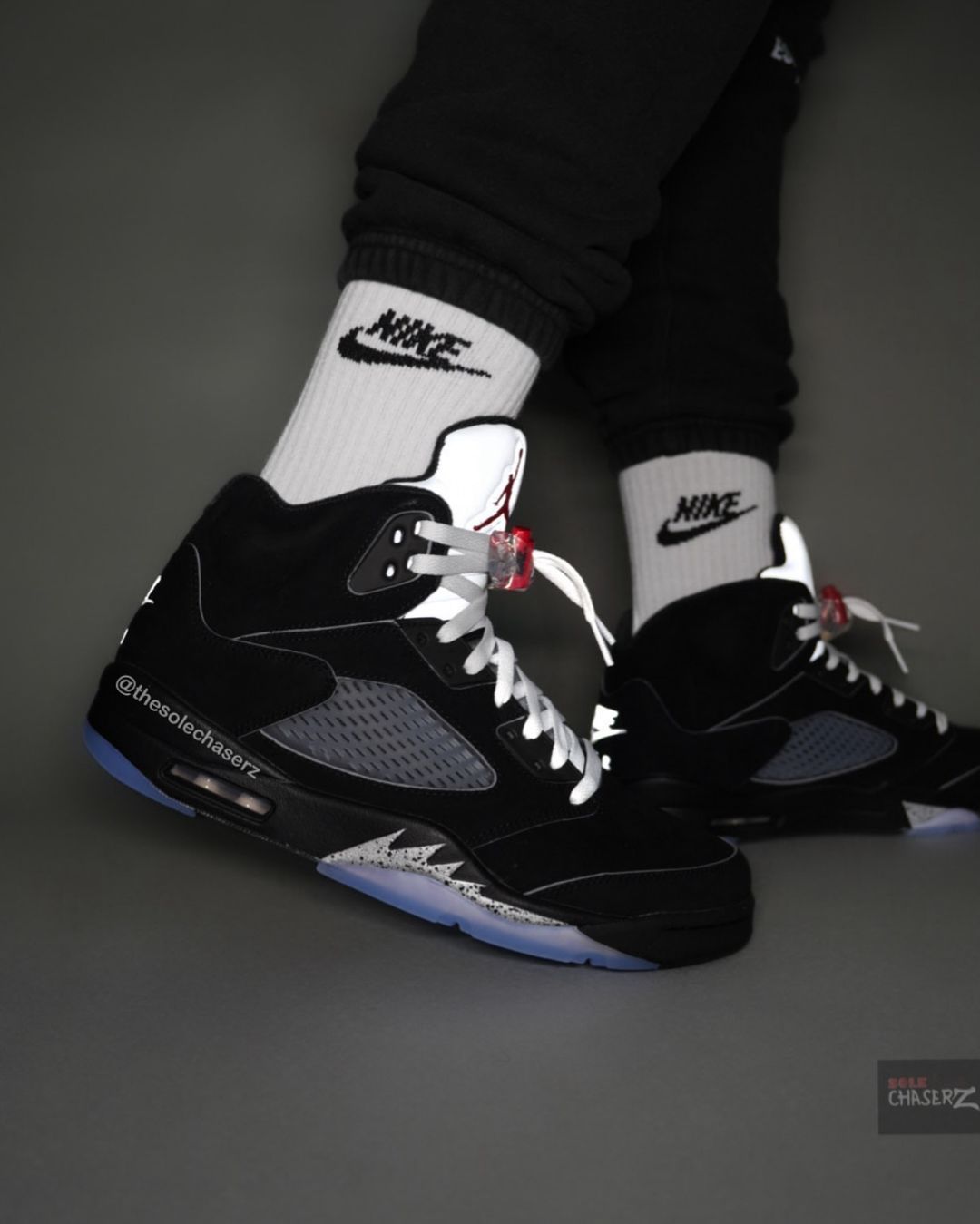 Detailed Looks Air Jordan 5 Black Metallic Reimagined House of Heat