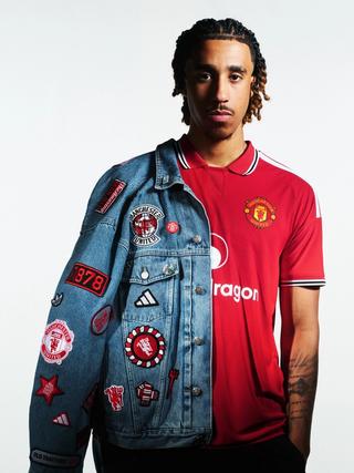 Leny Yoro for Manchester United 26/27 Home kit by adidas. Photo via adidas.