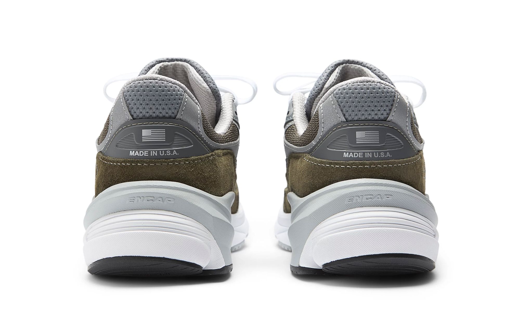 The New Balance 990v6 