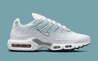 Official Images // Nike Air Max Plus “Mica Green” | House of Heat°