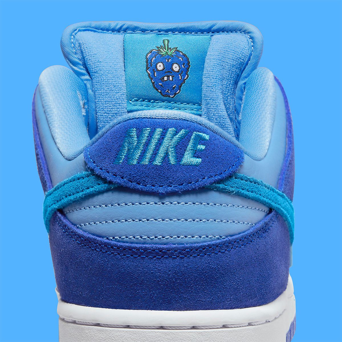 【好評大得価】新品Nike SB Dunk Low “Blue Raspberry” 28cm 靴