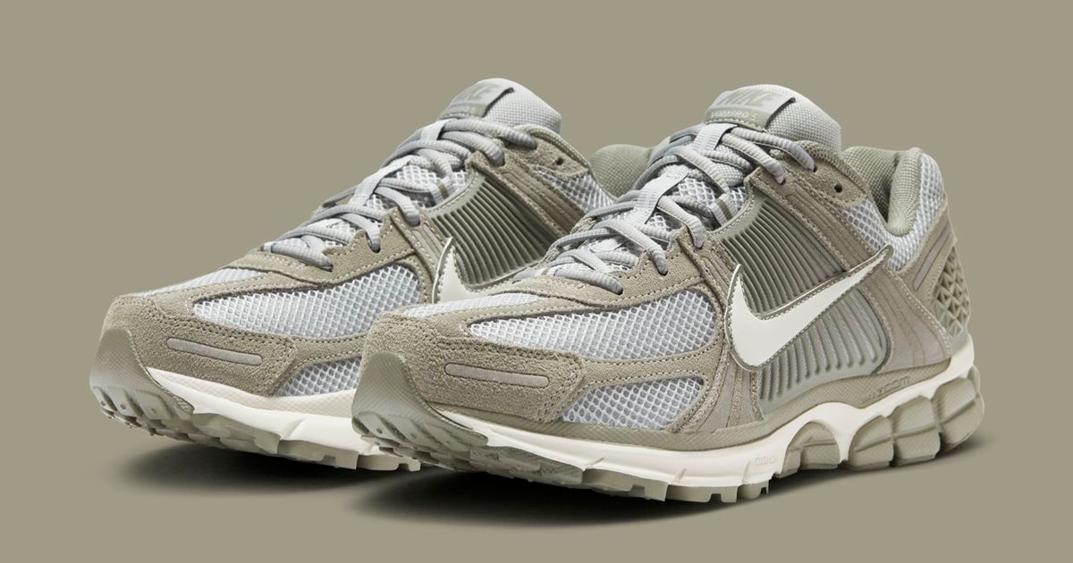 The Nike Zoom Vomero 5  display picture 3