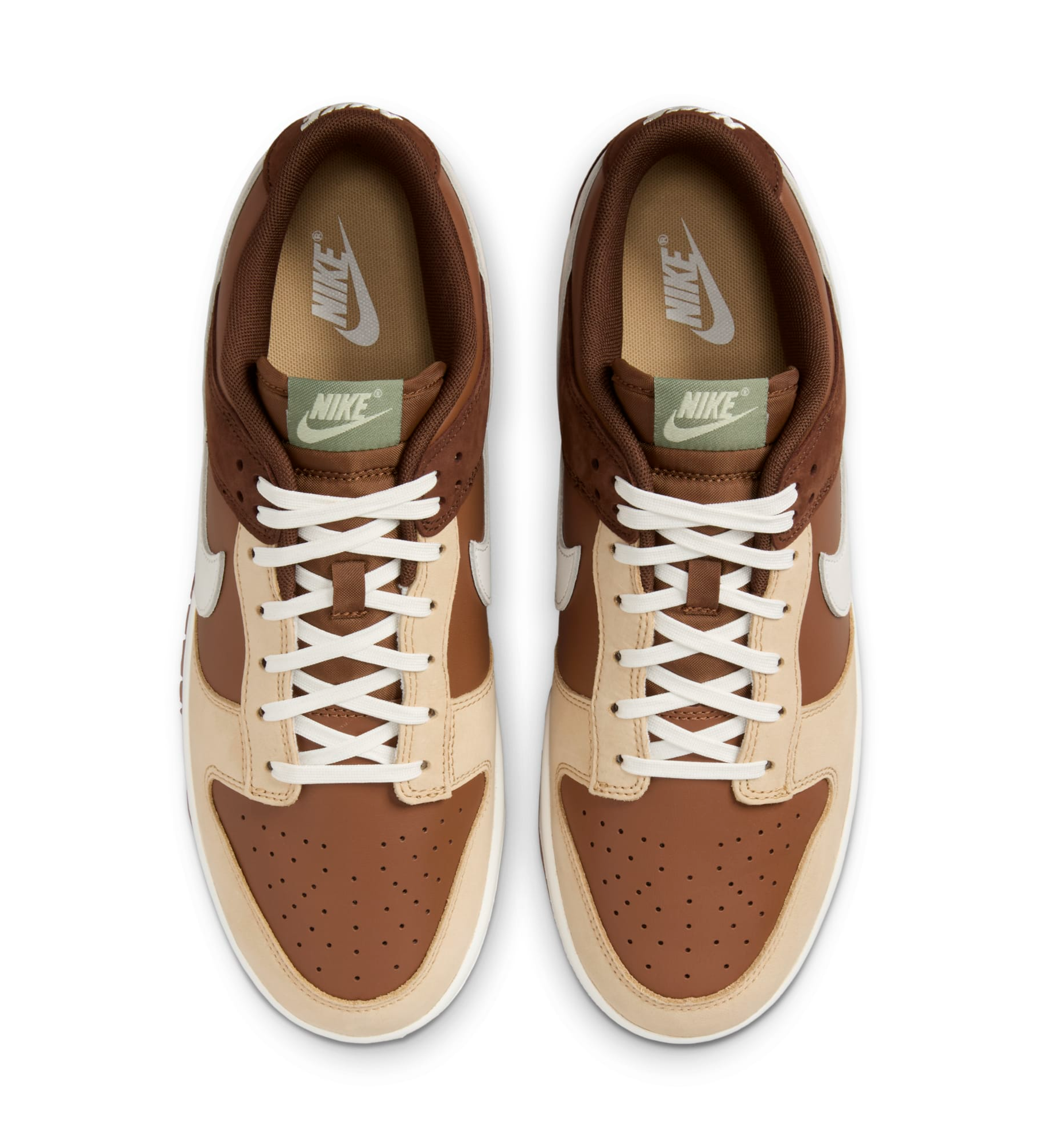 ★ナイキ Nike Dunk Low Light British Tan Cacao Wow 追跡可 The Nike Dunk Low Appears With A New 