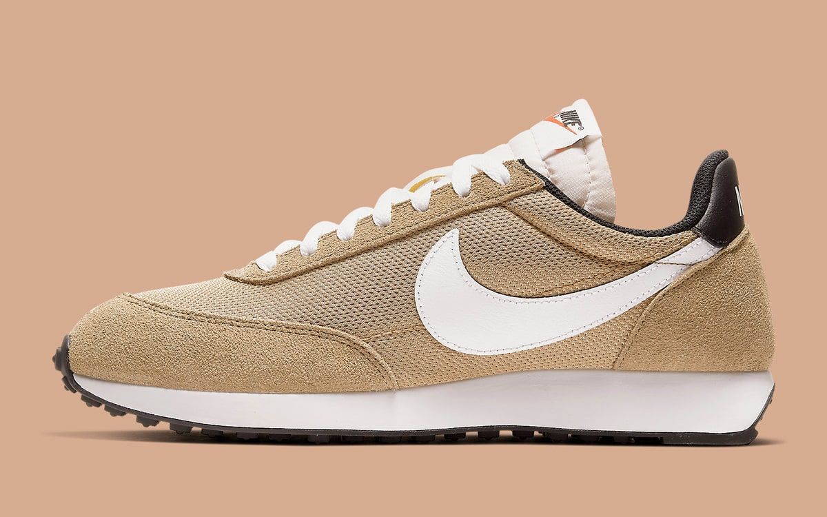 nike tailwind 79 beige