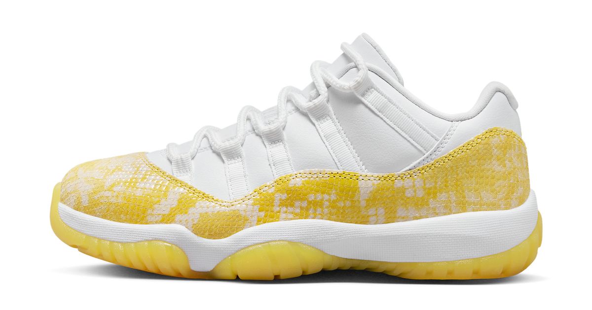 yellowing jordan 11