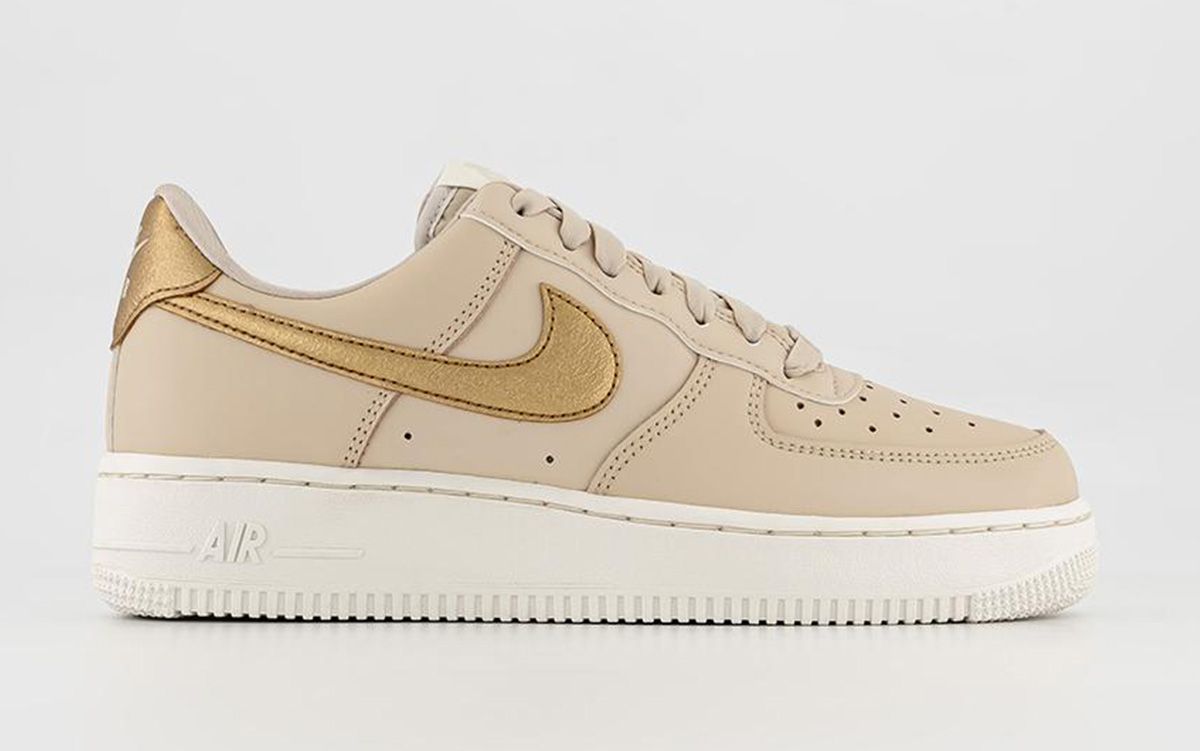 Nike Air Force 1 Low Gold Swoosh DQ7569-102