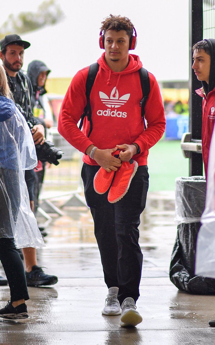 Patrick Mahomes // adidas YEEZY 350 V2 "Static"