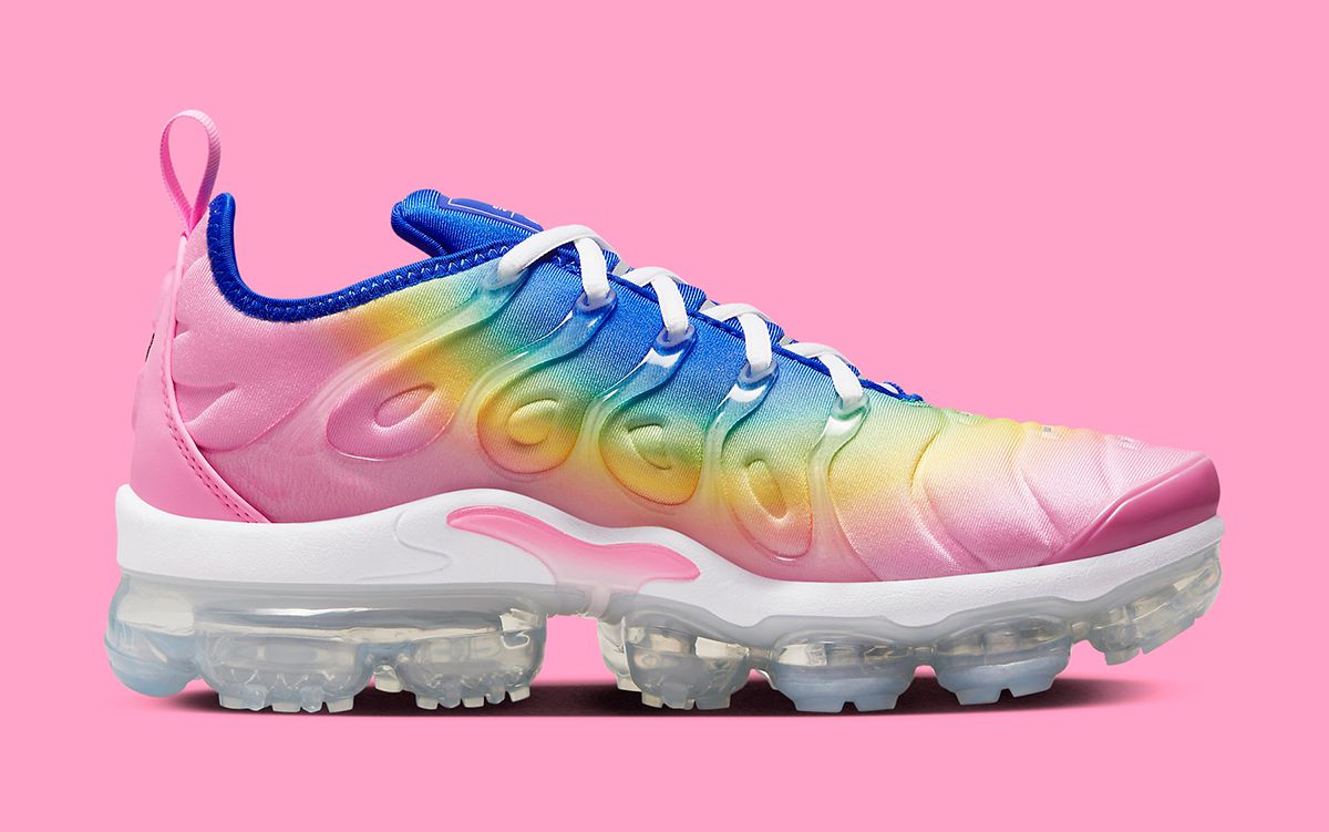 Vapormax on sale white rainbow