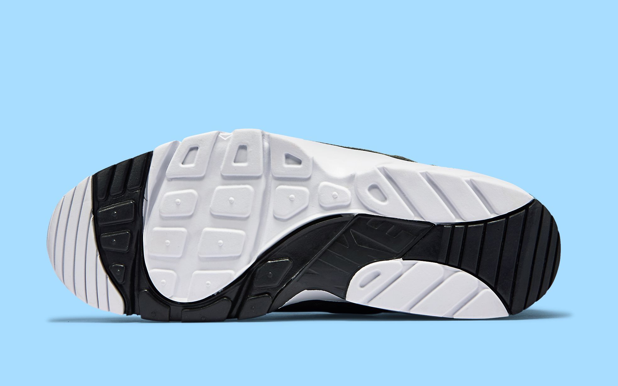 nike air trainer huarache cool blue