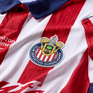 Chivas de Guadalajara Club Crest on 26/27 Authentic Nike Jersey. Photo via Nike.