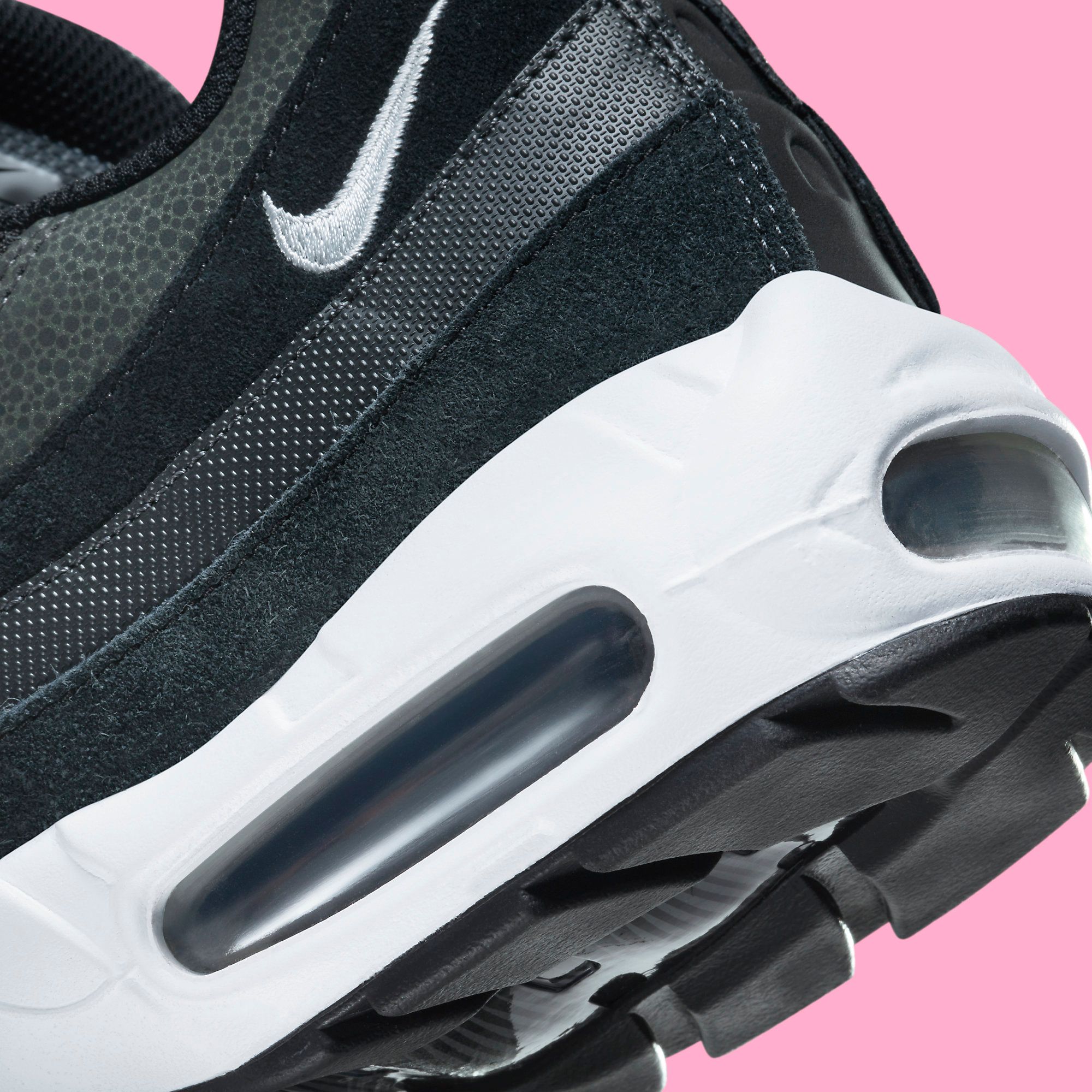 Nike air max store 95s black and white