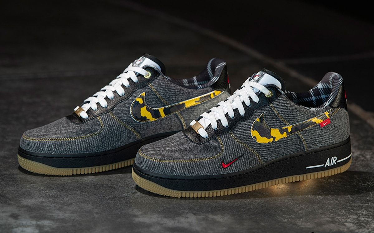 Air force 1 swoosh pack on feet online