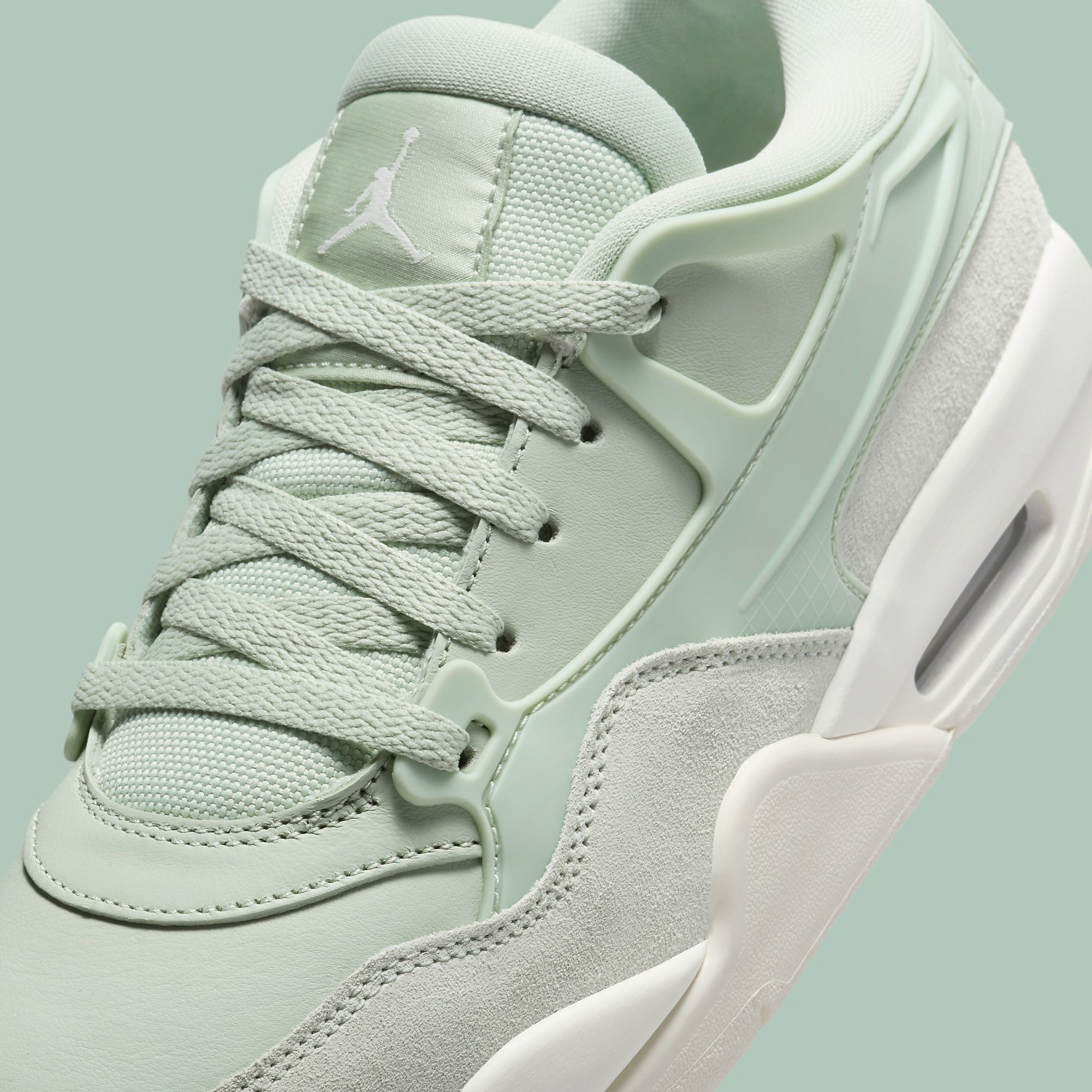 The Women's Air Jordan 4 RM 'Seafoam' Is Available Now