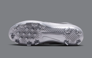 Men's Air Jordan 1 High MCS "Metallic Silver" Baseball Cleats (SKU: AV5354-004). Photo via Nike.