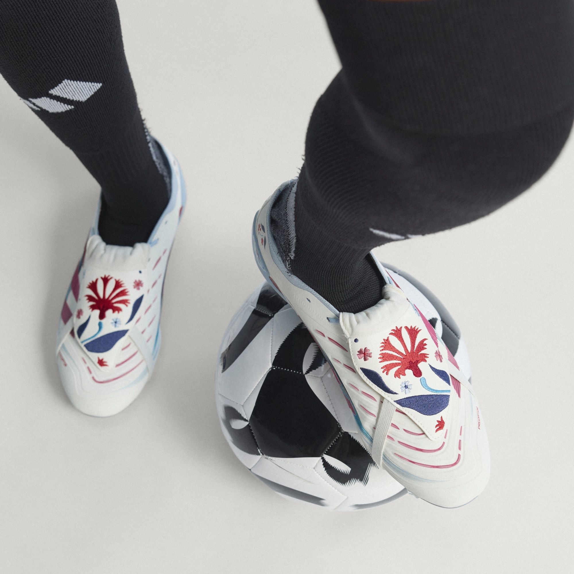 【限定】アディダス　プレデター ELITE The Football Gal adidas Predator Elite Fold-Over Tongue FG Diana Al Shammari The