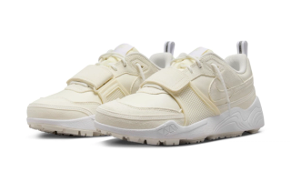 Official Images // Travis Scott x Nike Zoom Field Jaxx "Sail/White"