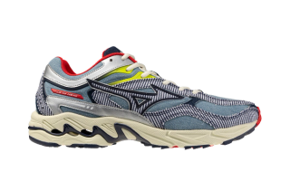 Sean Wotherspoon x Mizuno Wave MG4 LS "Light Blue/Red" collaboration.