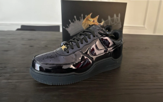 LeBron James' Nike Air Force 1 "Black Patent" collaboration. Photo via @frankiewalkersr on Instagram.