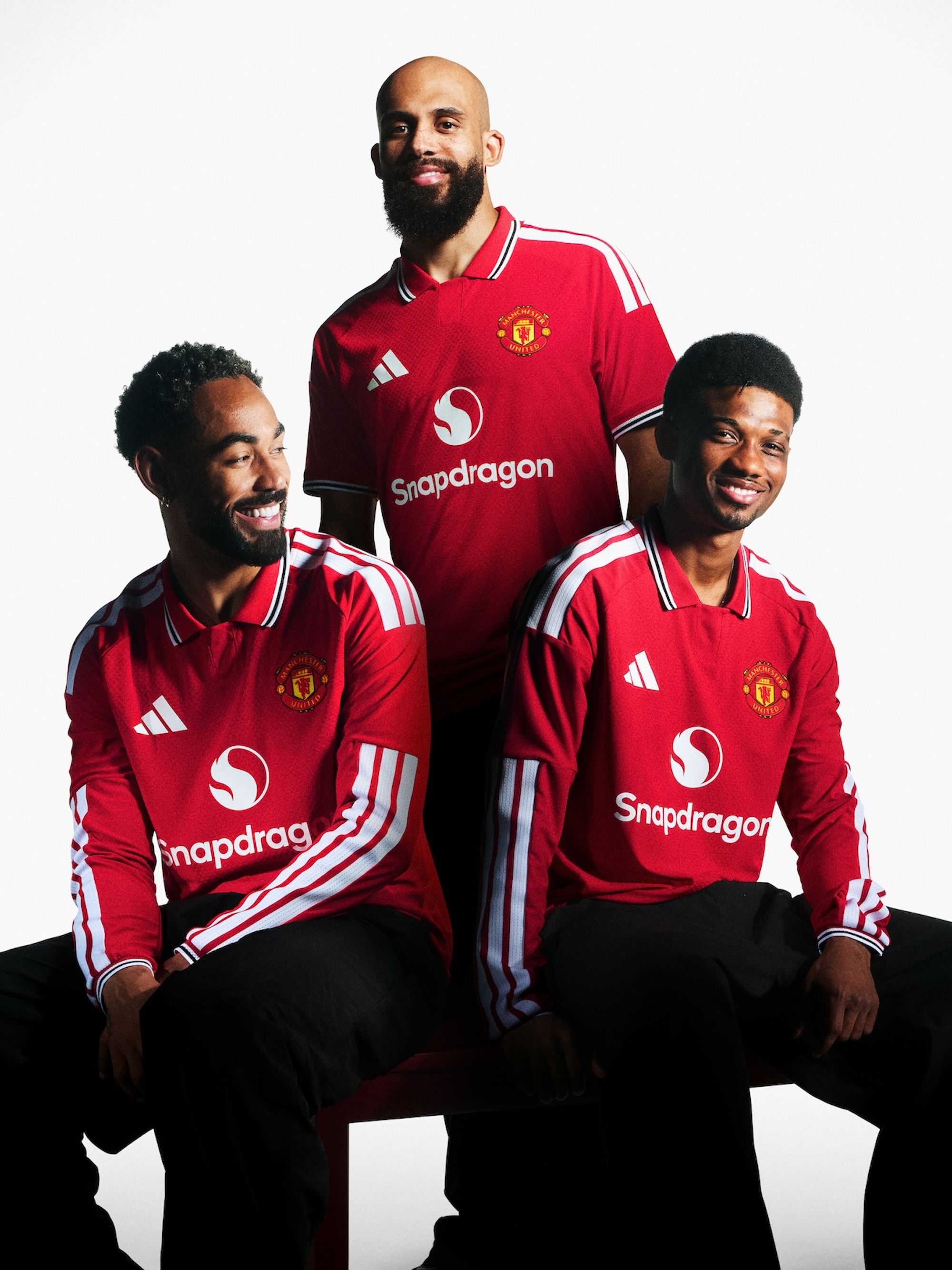 Manchester United's 26/27 adidas Home Jersey, in short-sleeve and long-sleeve forms, worn by Matheus Cunha, Bryan Mbeumo & Amad Diallo