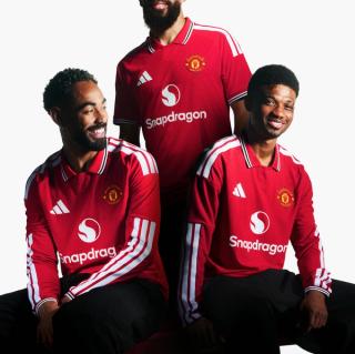 Manchester United's 26/27 adidas Home Jersey, in short-sleeve and long-sleeve forms, worn by Matheus Cunha, Bryan Mbeumo & Amad Diallo