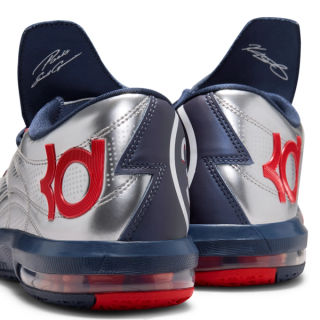 PSG x Nike KD 6 "Metallic Silver" (SKU: IU0593-001). Photo via Nike.