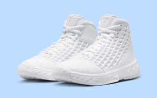 The Nike Kobe 3 "Halo" Releases August 23