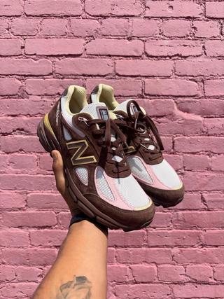 New Balance 990v4 "Chocolate City" (Pumpernickel, SKU: U990IC4).