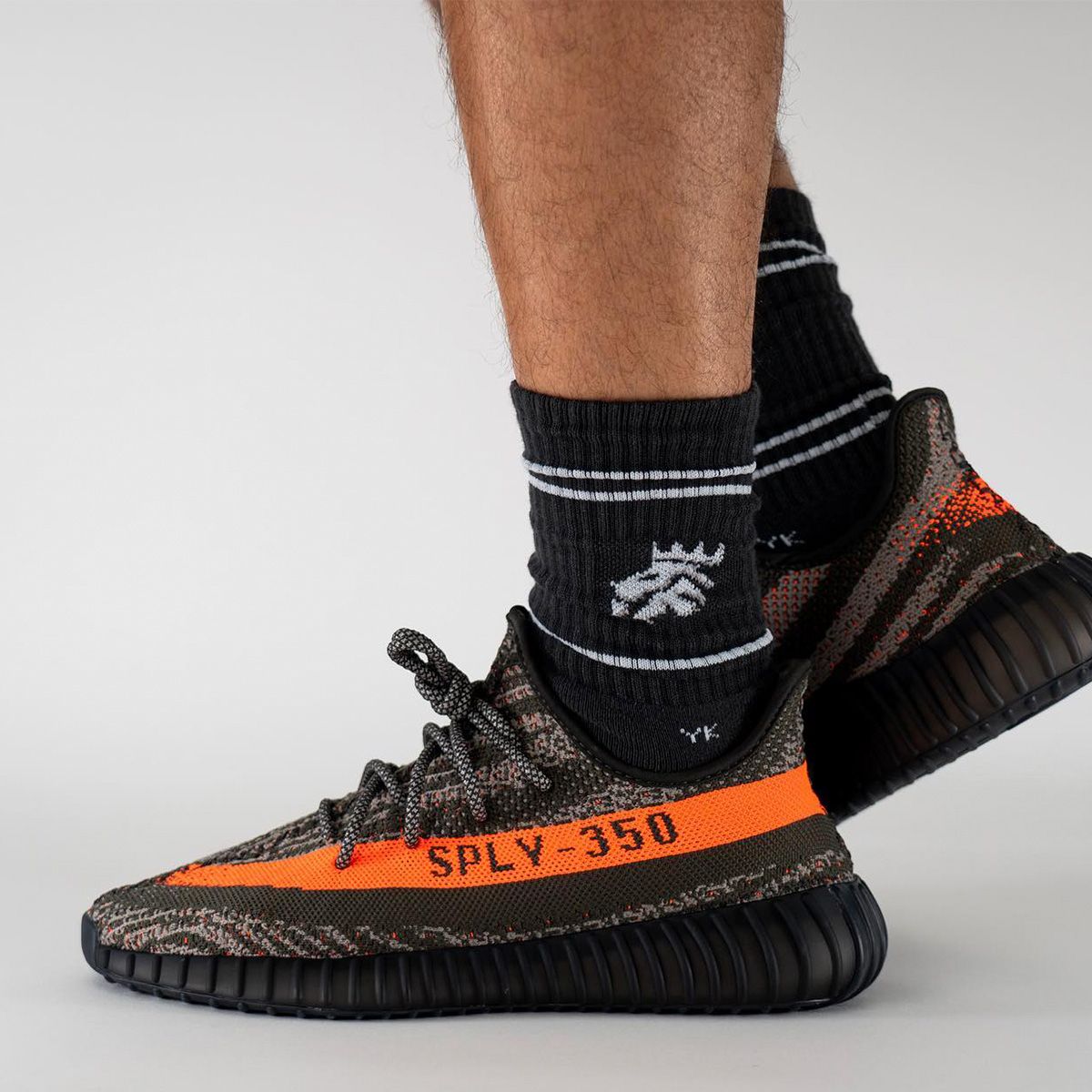 Where to Buy the YEEZY 350 V2 “Carbon Beluga” | House of Heat°