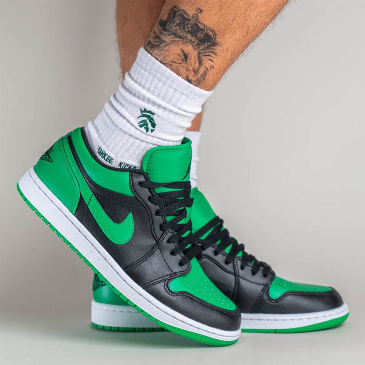 Aj1 on sale low green