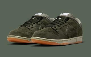 Nike SB Dunk Low Pro B in a "Sequoia/Oil Green" color scheme.