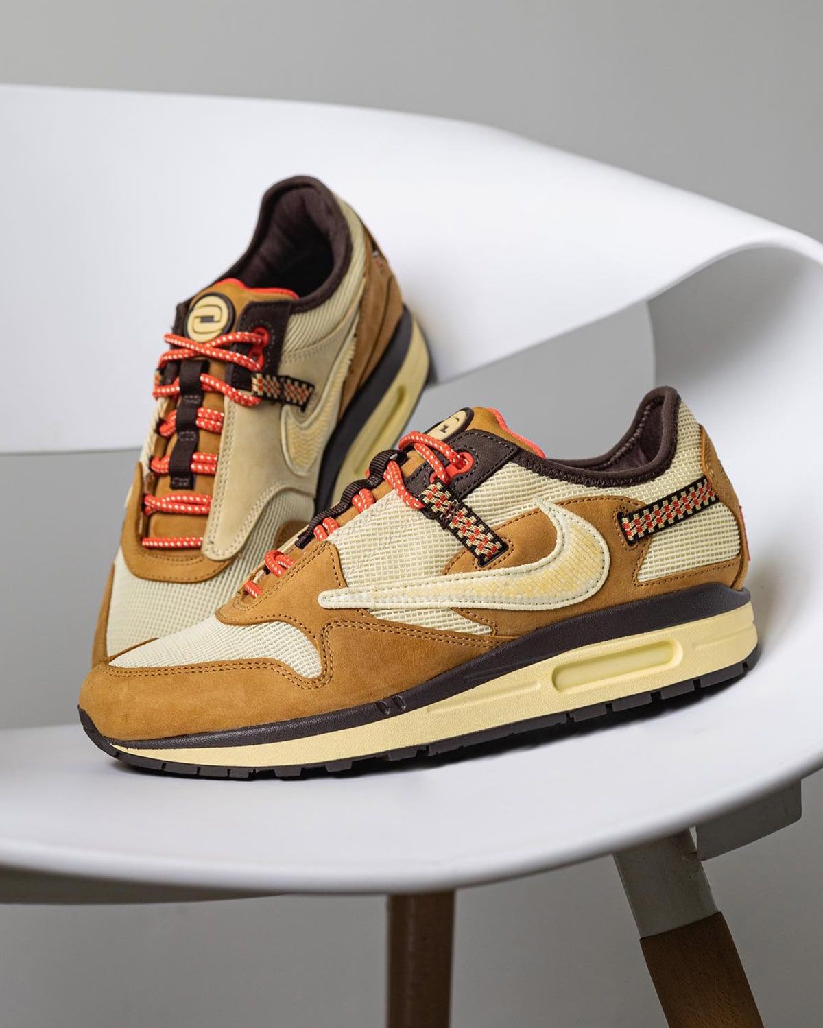 Detailed Looks // Travis Scott x Air Max 1 “Wheat” | House of Heat°