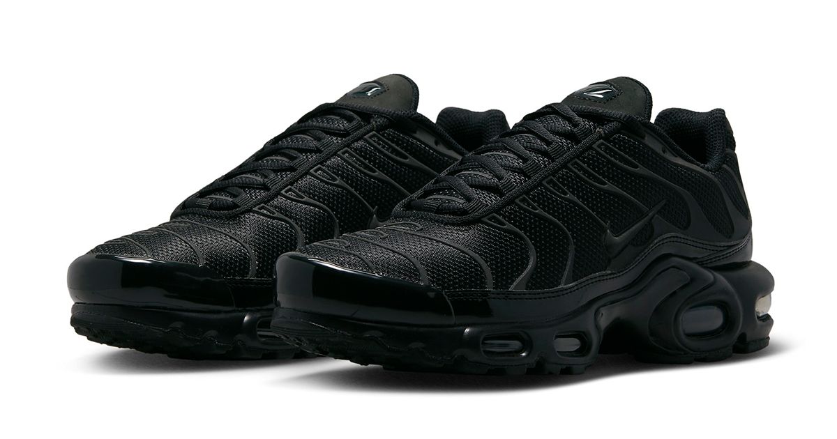 Nike Air Max Plus “Triple Black” Returns with Reflective Finishes ...