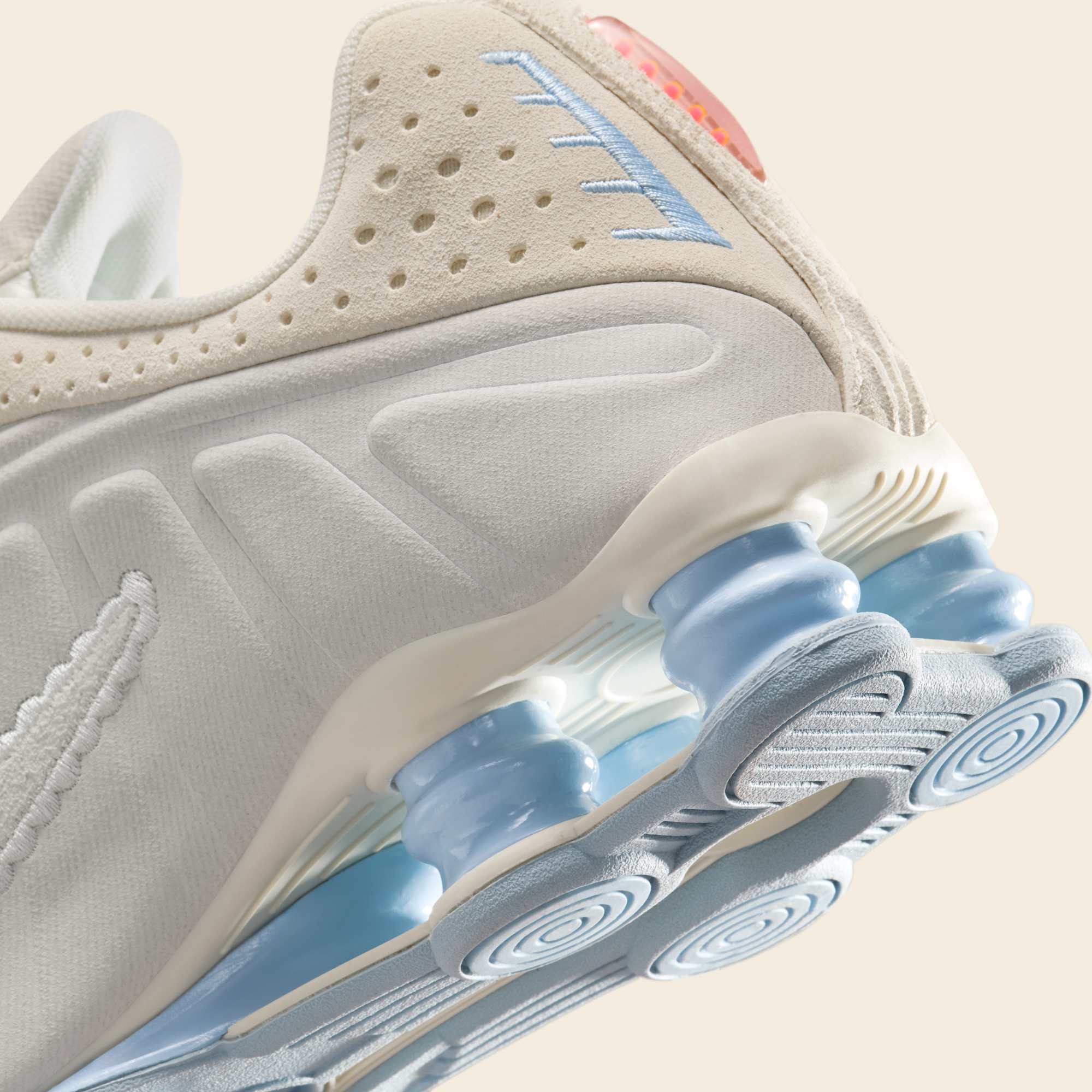 ◆正規品◆NIKE SHOX R4 SE PALE IVORY CELESTINE BLUE(W)◆人気 c09d1d6944cb2c852a14300bf941da