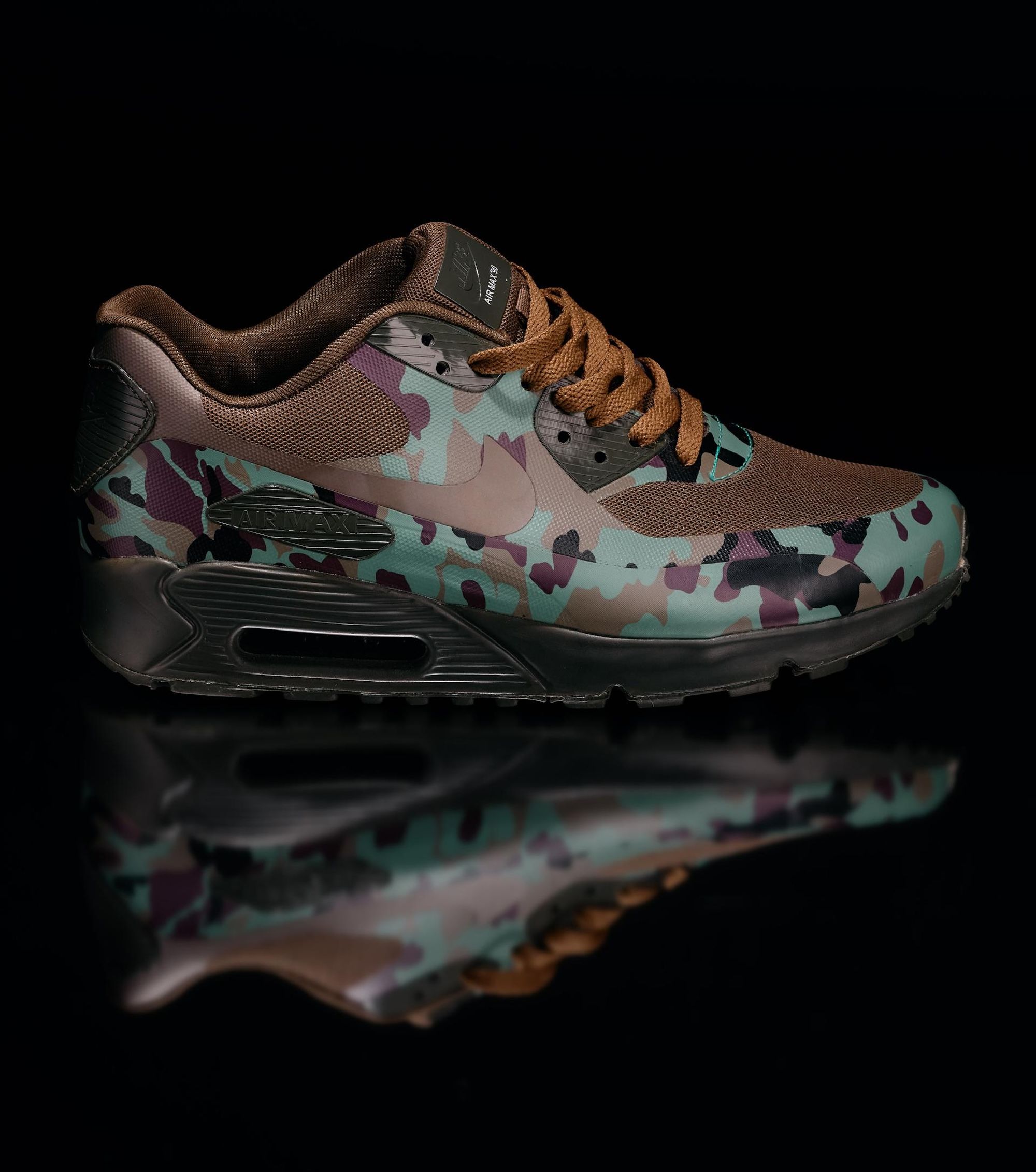 Nike Air Max Japan SP "Camo" (2013) | Retail Release, Signed. Photo via Julien's Auctions.