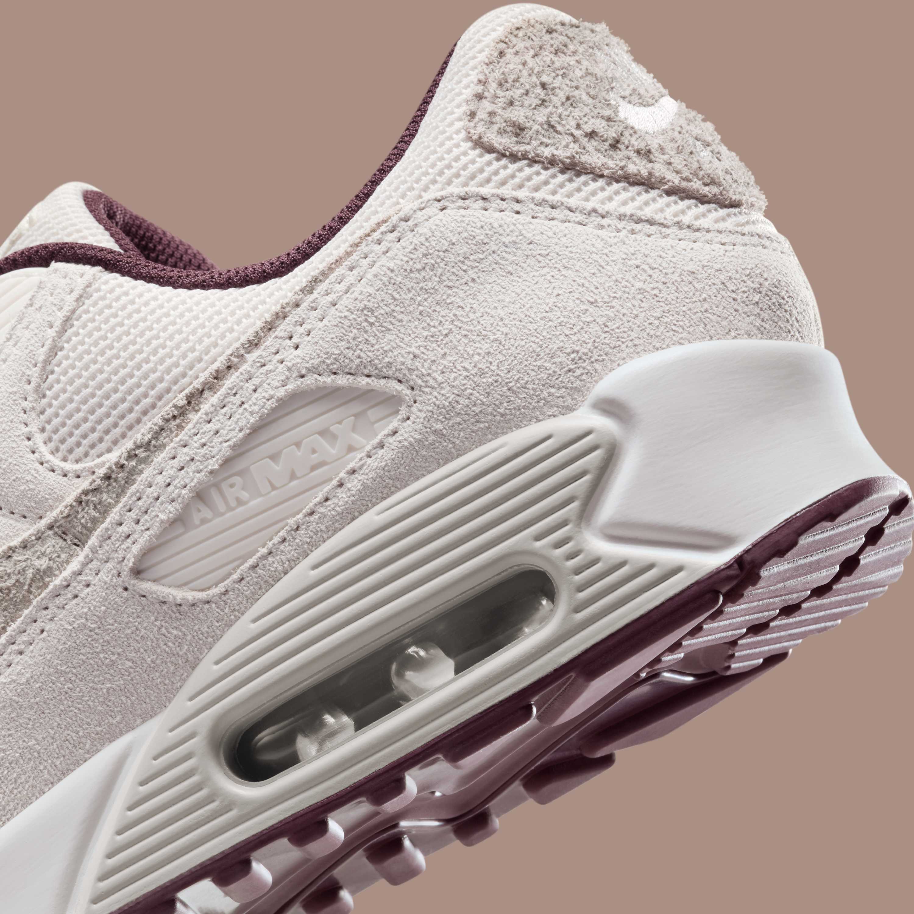 スニーカー Nike Air Max 90 Premium M Phantom Light Bone Burgundy Crush The Nike Air Max 90 Appears In