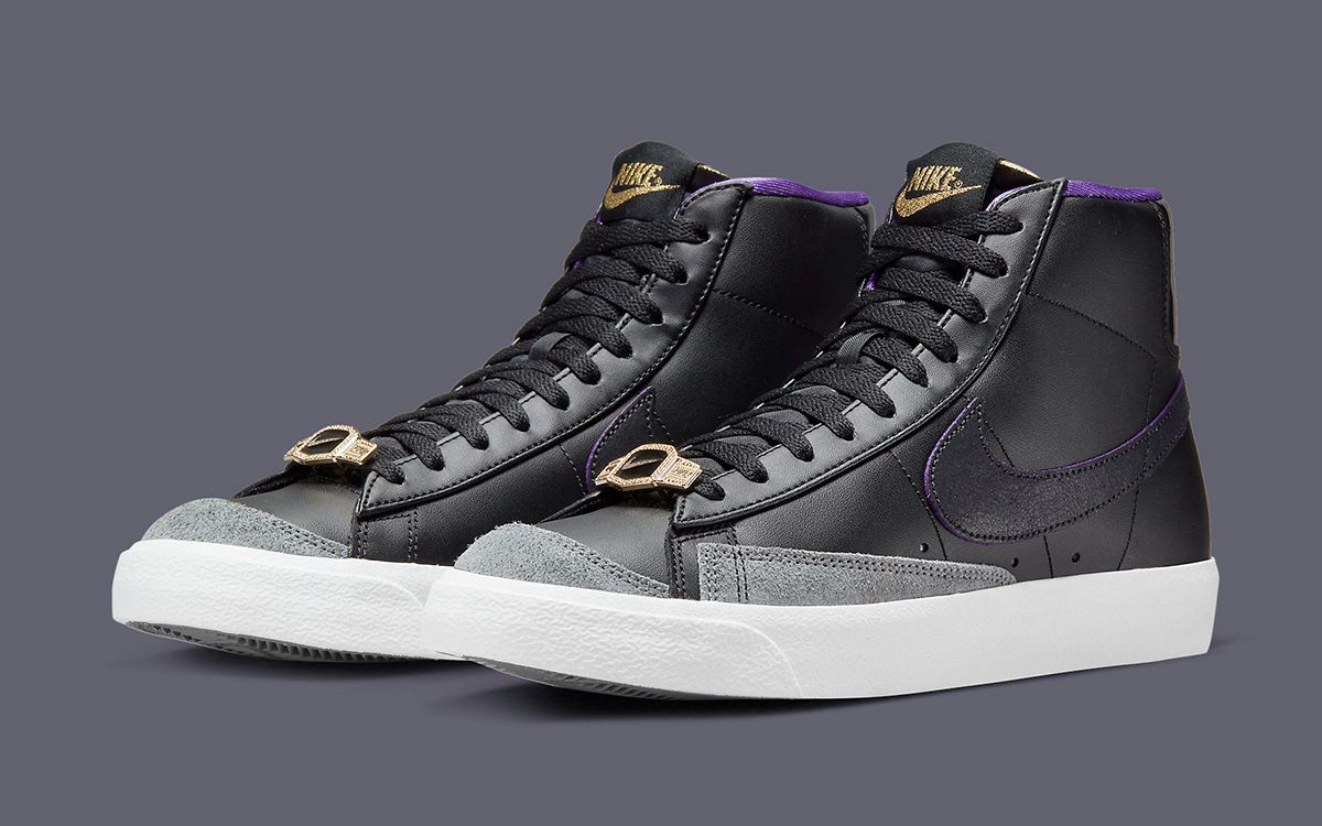 black and gold nike blazers