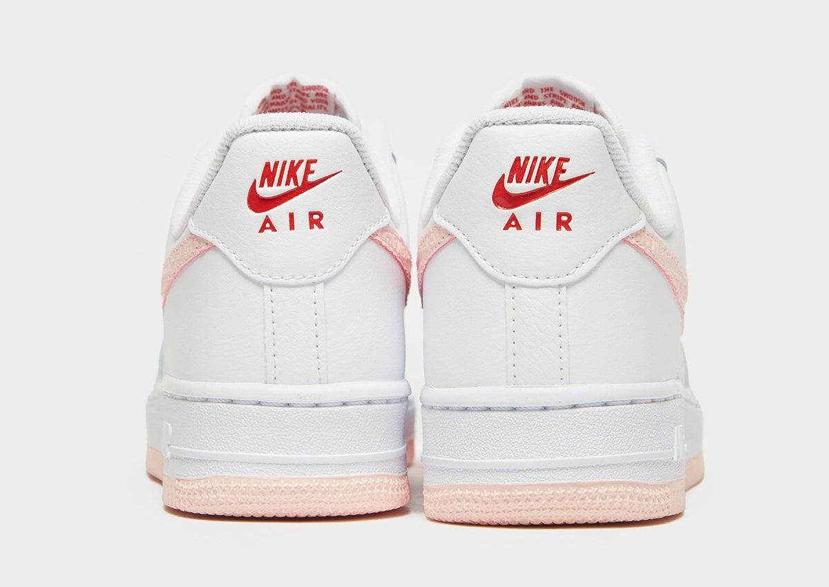 Air force valentines day. Найк АИР Форс 1 Valentines Day. Nike Air Force 1 Valentines Day 2022. Nike Air Force Valentines Day 2022. Nike Air Force 1 Valentines Day.